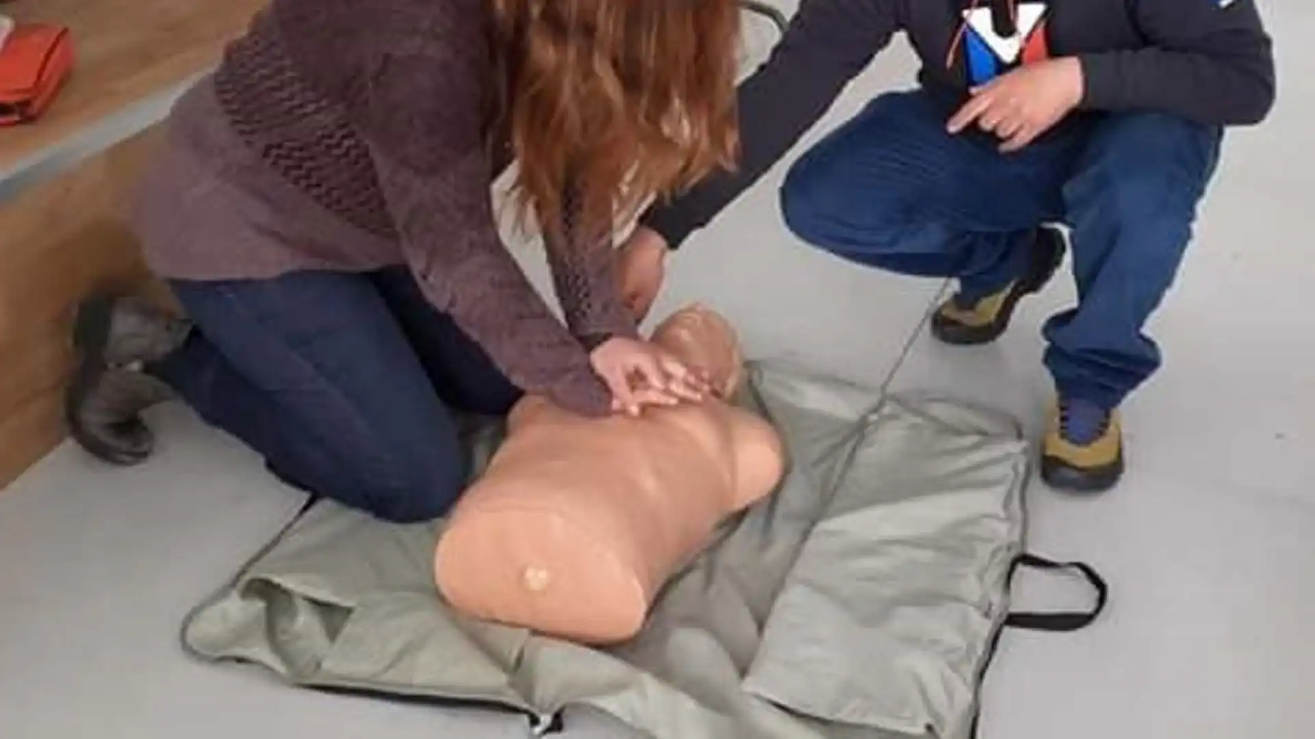 Castel Di Sangro: successo per il corso salva-vita promosso dalla Pivec. Rianimazione cardio-polmonare e utilizzo del defibrillatore al centro delle lezioni teoriche.